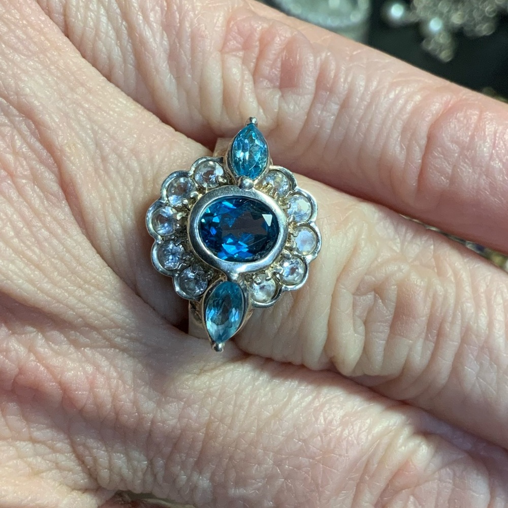 Stunning designer Sterling Silver Ring